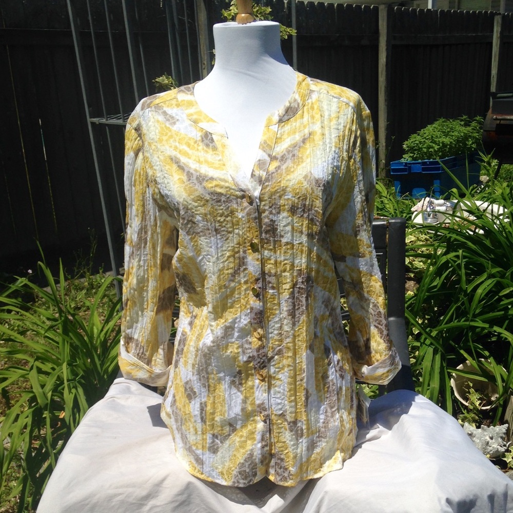 JM Collection button up shirt